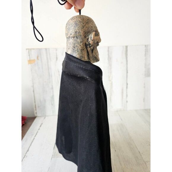 Paper magic mini zombie skeleton scary hanging Halloween prop office home decor - Picture 3 of 7